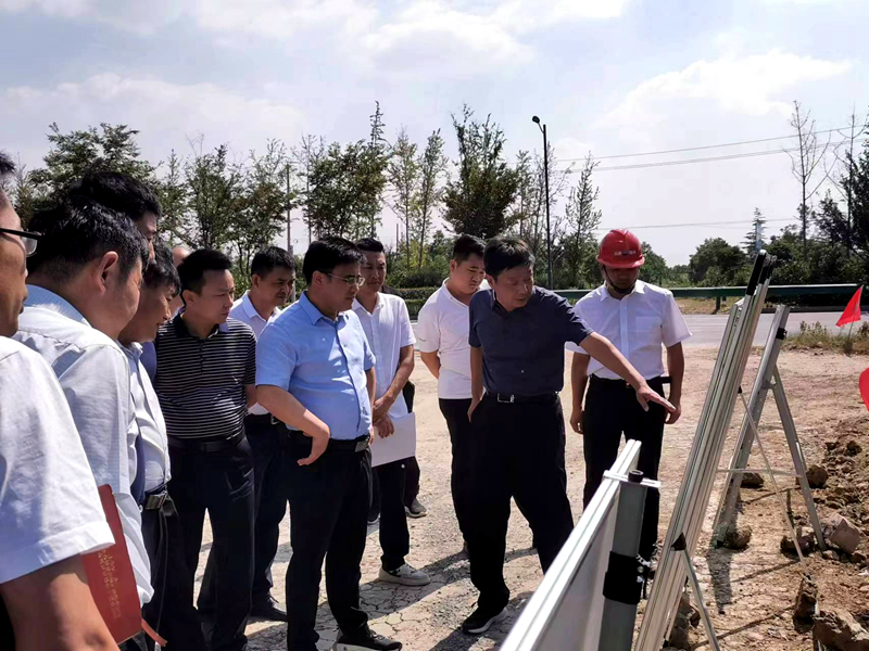 亳州市委常委、副市長(zhǎng)左龍蒞臨亳蒙預(yù)制標(biāo)調(diào)研指導(dǎo)